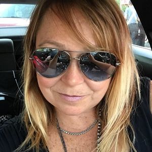 Meet your Posher, Leigh